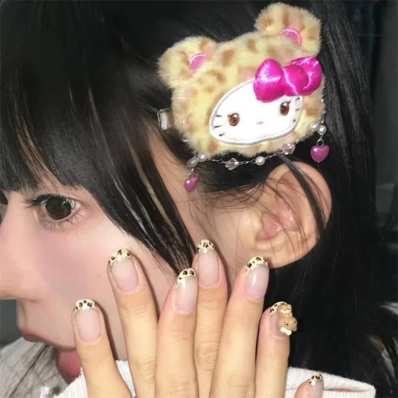 Sanurgente-Pince à cheveux en peluche à imprimé léopard, barrettes de cheveux de dessin animé, vêtements de sauna, accessoires pour cheveux, cadeau de vacances, Hello Kitty, Kawaii, KT Cat, Y2K