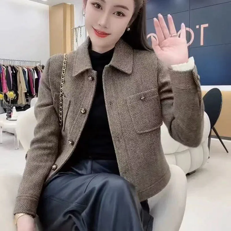 Xiaoxiangfeng معطف صوفي امرأة 2026 ربيع الخريف جديد سترة عالية الجودة مزاجه أبلى بدلة قصيرة ملابس علوية الإناث