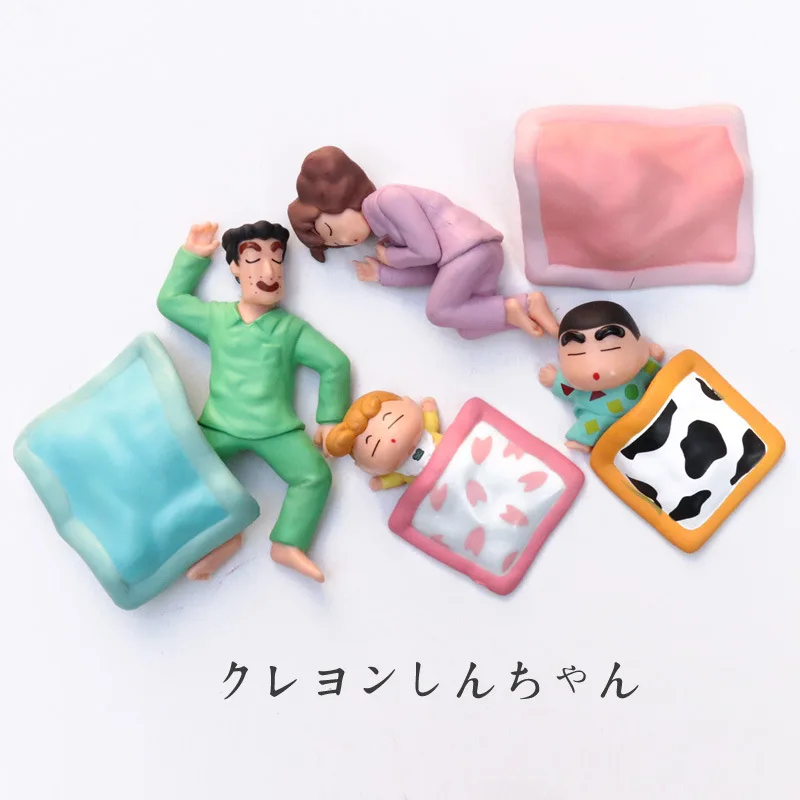 4 ชิ้น/เซ็ตอะนิเมะ Crayon Shin-Chan Sleeping เป็นครอบครัว Kawaii ตัวเลขการกระทํา PVC ชุดเครื่องประดับตกแต่งรถของเล่นตุ๊กตาของขวัญ