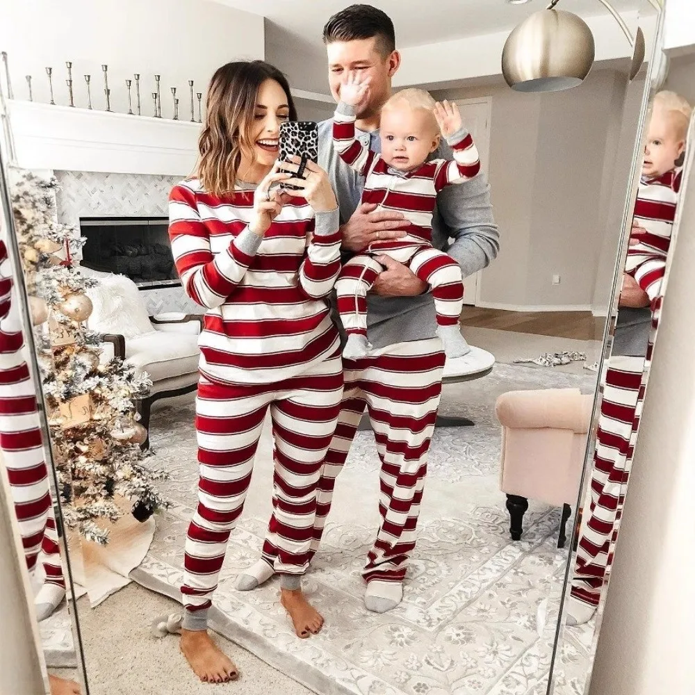 

Рождественские наряды для родителей и детей с мягким полосатым принтом, хлопковый топ + брюки, одинаковые семейные наряды, рождественский пижамный комплект для мамы, папы и детей