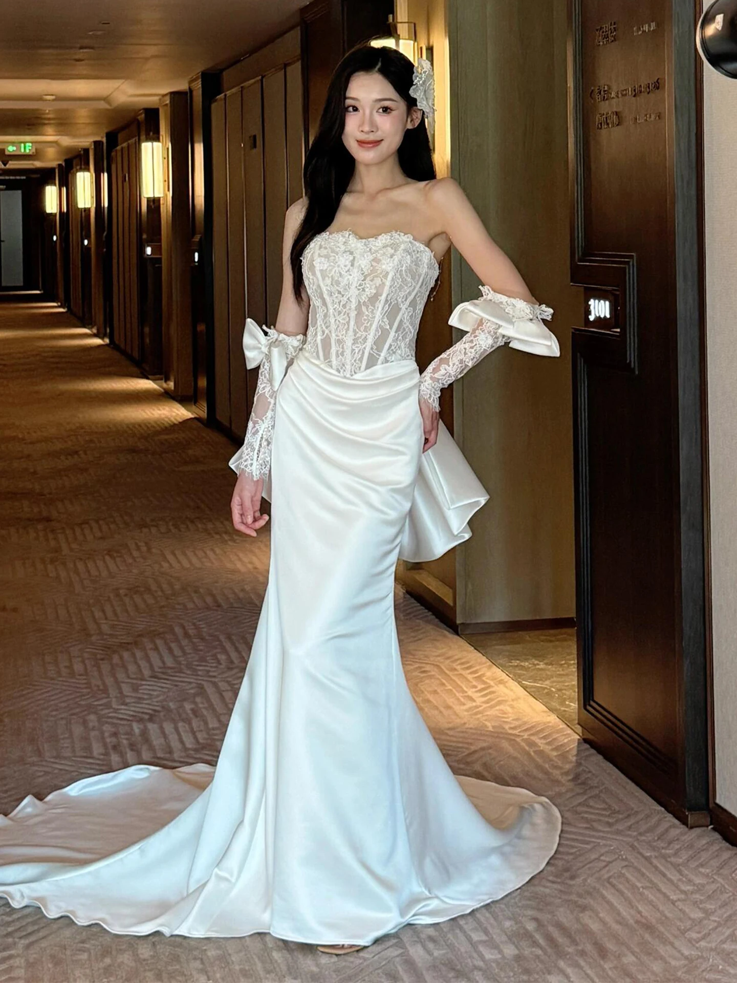 

Изысканное кружевное свадебное платье в винтажном стиле, без бретелек, сказочное, из атласа, фасон «русалка», белое, для гостей