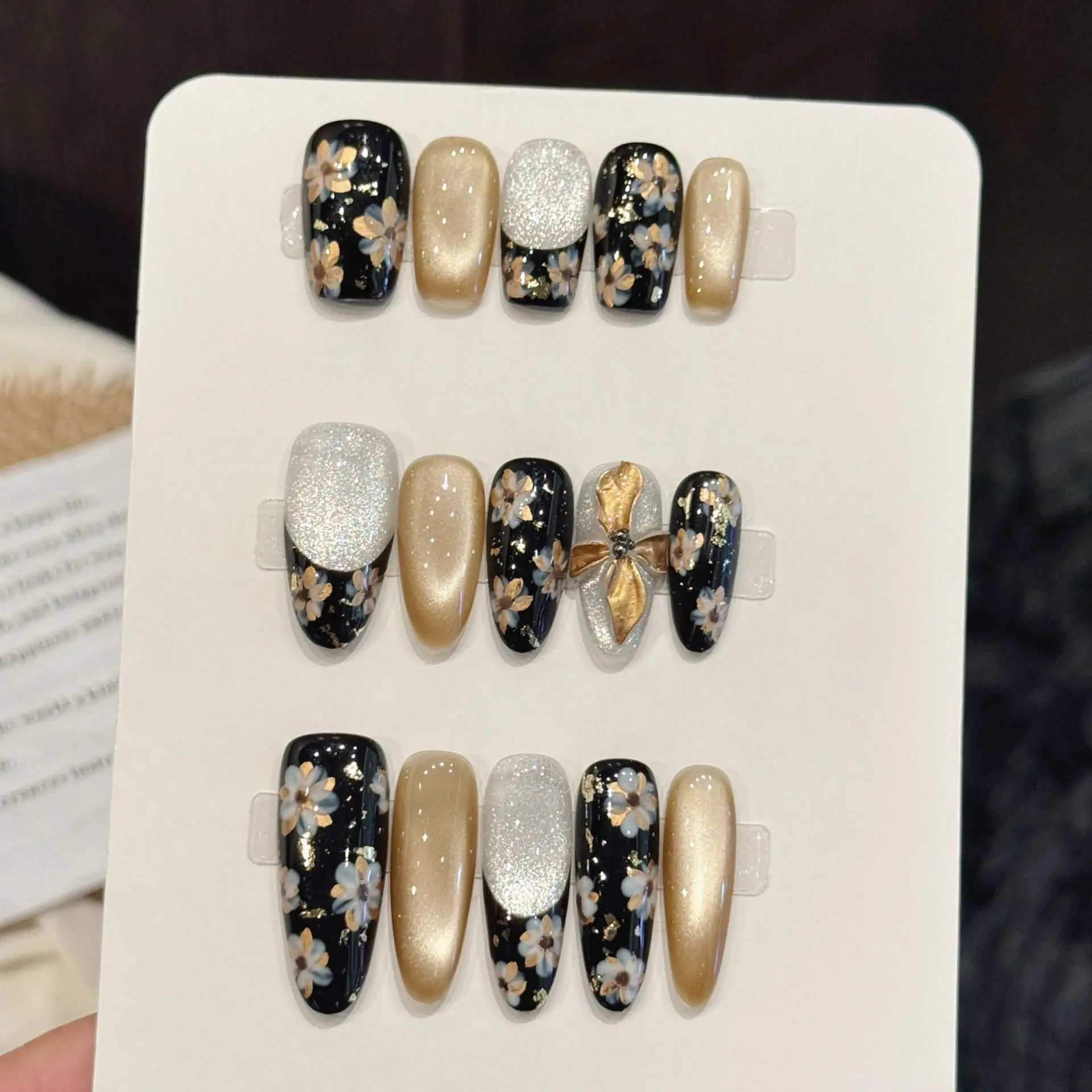 

10pcs Retro Gold 3D Relief Flower Press On Nails Autumn Colorful Painted Handmade Fake Nail Cat's Eye Black French False Nail