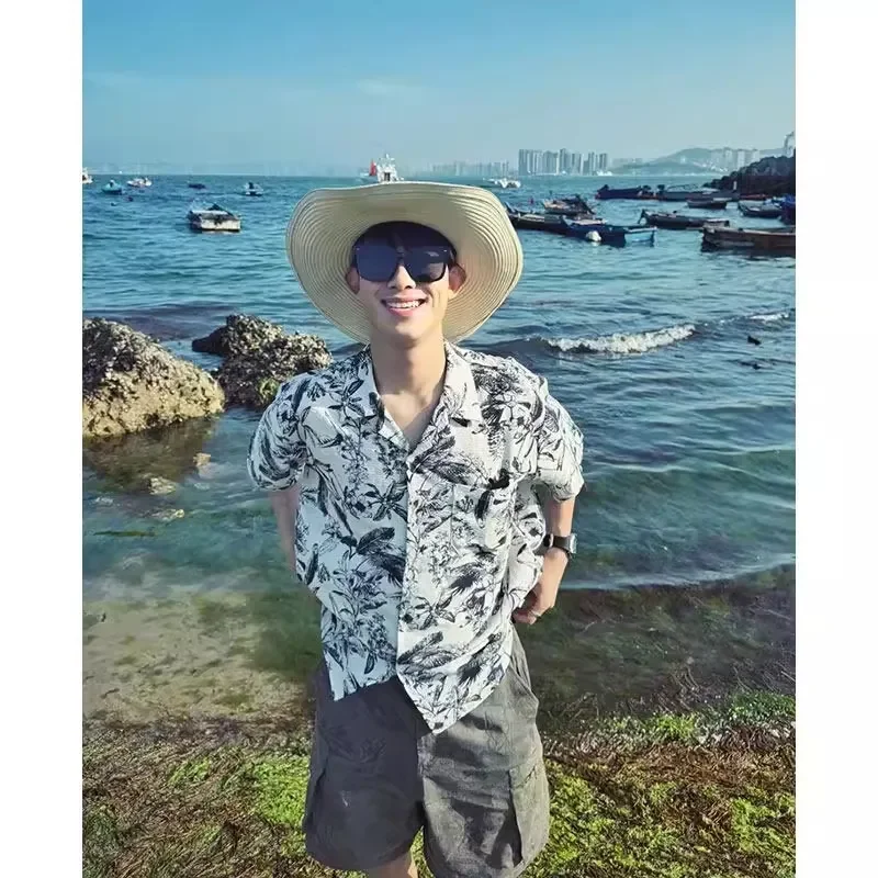 

Men's Hawaiian Floral Shirt Short Sleeve Beach Style Casual Button Down Summer Top
