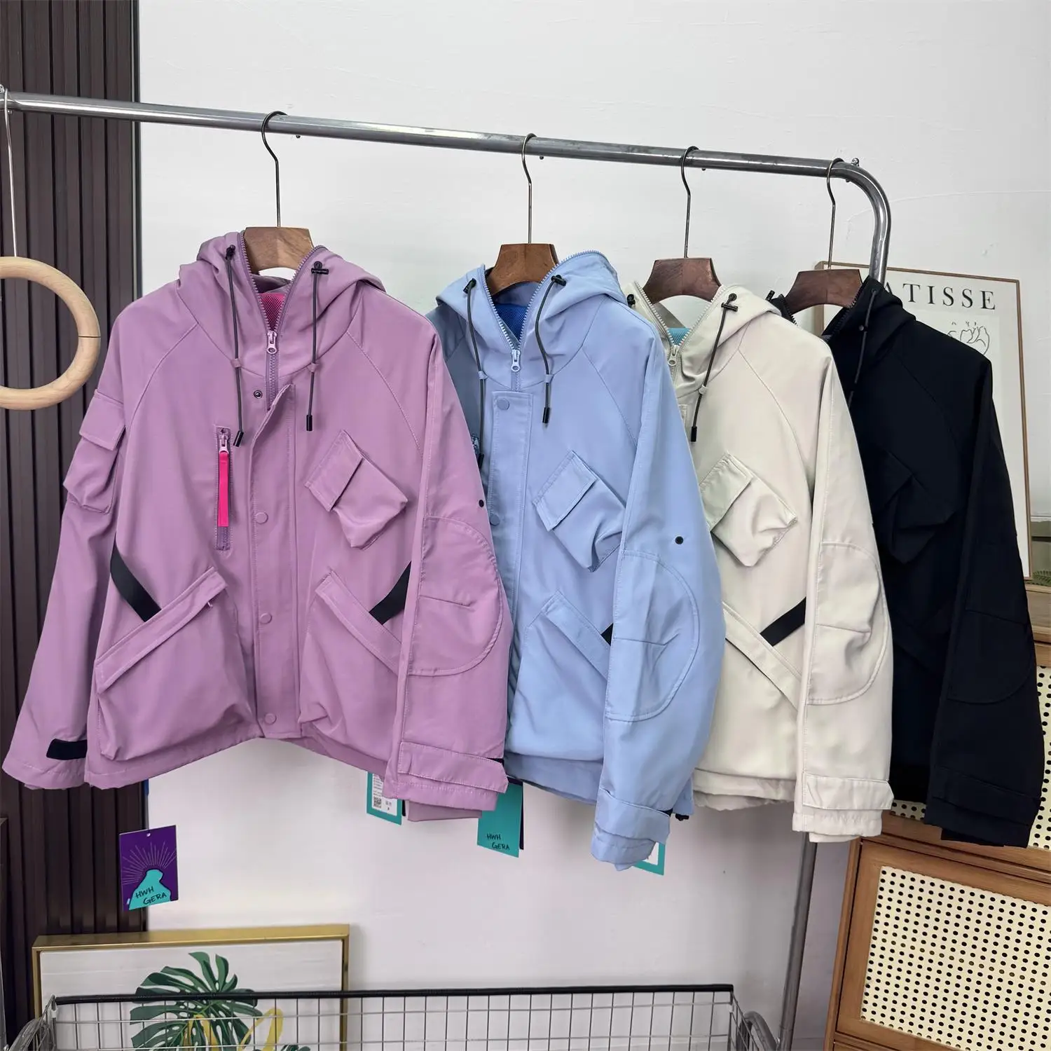 

Autumn Winter Outdoor Mountain Series Women's Jaet Coat with Hood Multiple kets Waterproof Casual Sle Zipper Closure