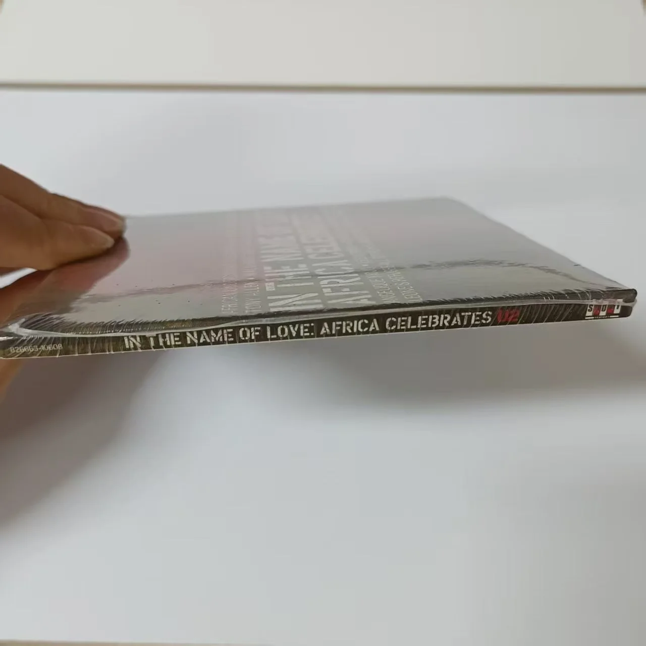 باسم الحب أفريقيا يحتفل على U2 الموسيقى CD أعظم الزيارات ألبوم الموسيقى سجل تأثيري وكمان سيارة صندوق الموسيقى الموسيقية #3