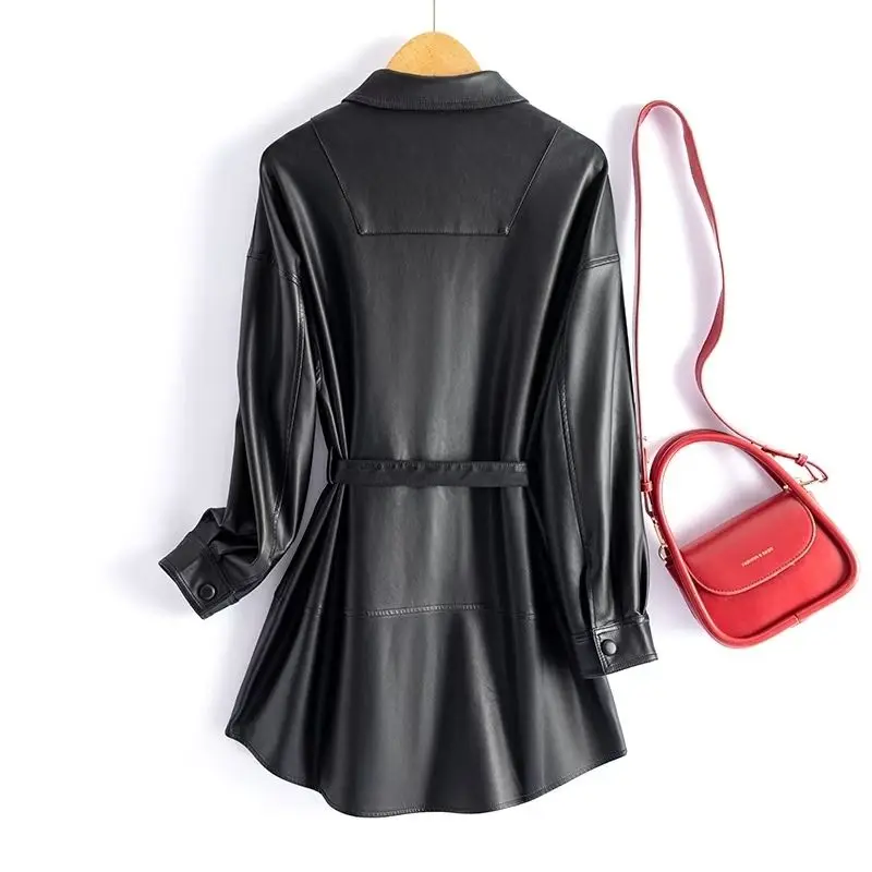 Un nuovo stile di giacca da donna in pelle di fascia alta alla moda e individualizzata Un cappotto ampio ed elegante e confortevole di media lunghezza