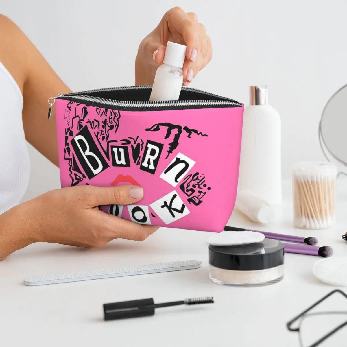 

Burn Book - Mean Girls Женская косметичка Дорожный органайзер для макияжа Сумка для хранения туалетных принадлежностей Dopp Kit Box