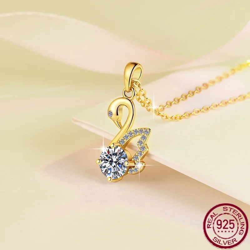 

New S925 sterling silver necklace, fashionable and luxurious little swan pendant, 1 carat moissanite wedding jewelry
