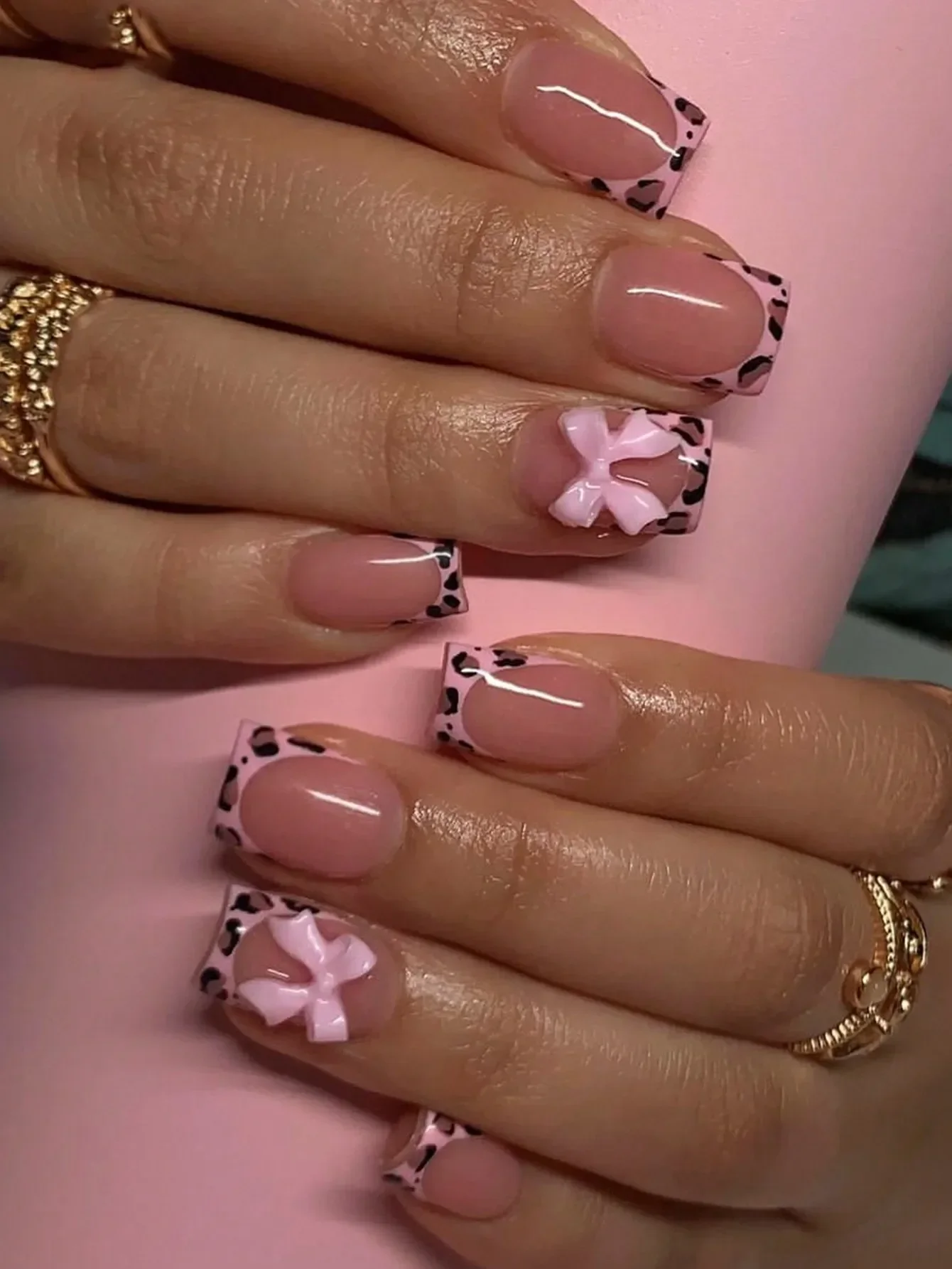 

24pcs Y2K Short Square Press-On Nails, Pink Leopard Print, 3D Bow Design, Handmade, Glossy, Full Coverage, Suitable For Women And Girls Daily Wear Nail Supplies