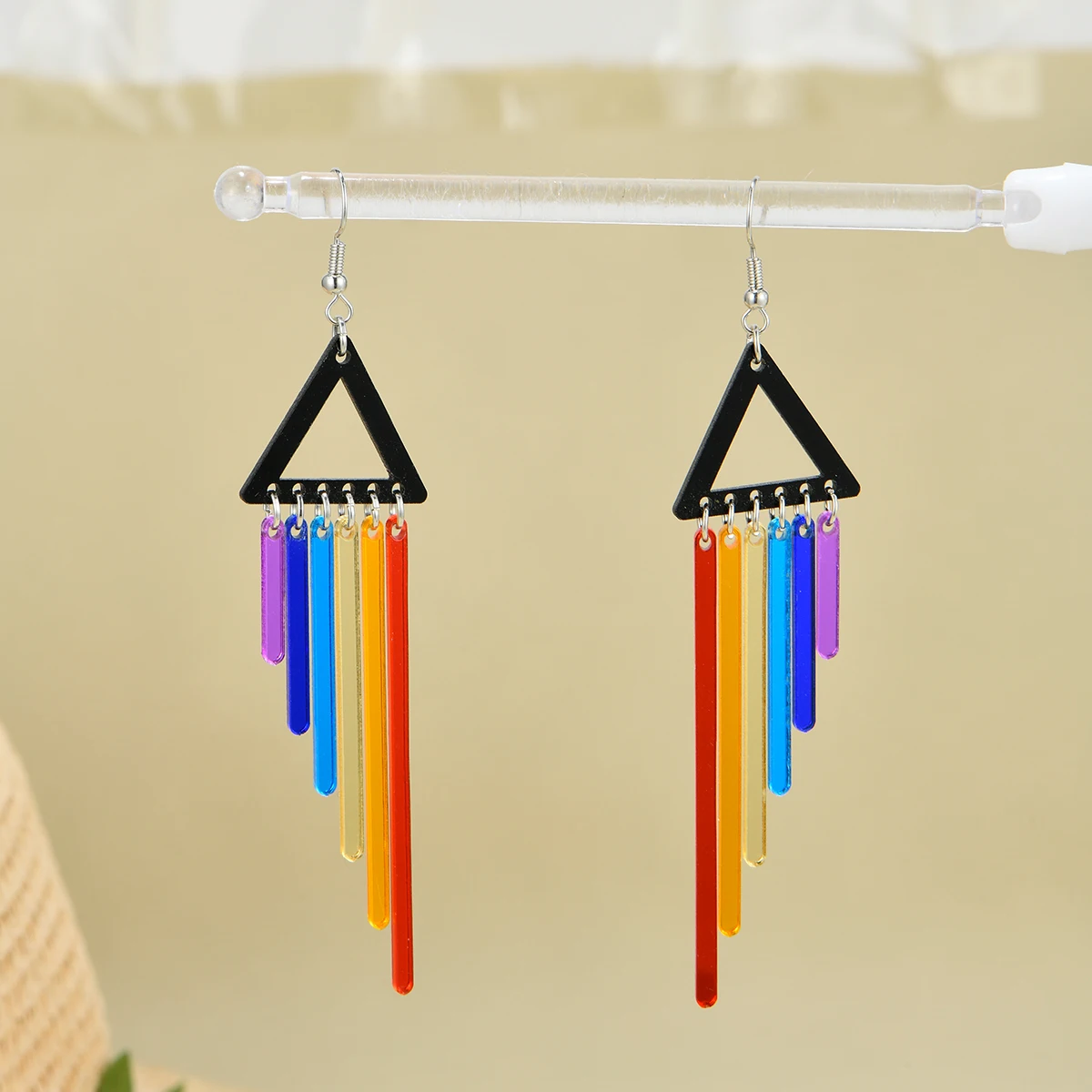 المألوف الأسود مثلث الإطار الملونة قوس قزح شرابة الأقراط شكل هندسي الاصطدام شرابات ملونة ، شخصية العصرية غير تصادم نمط