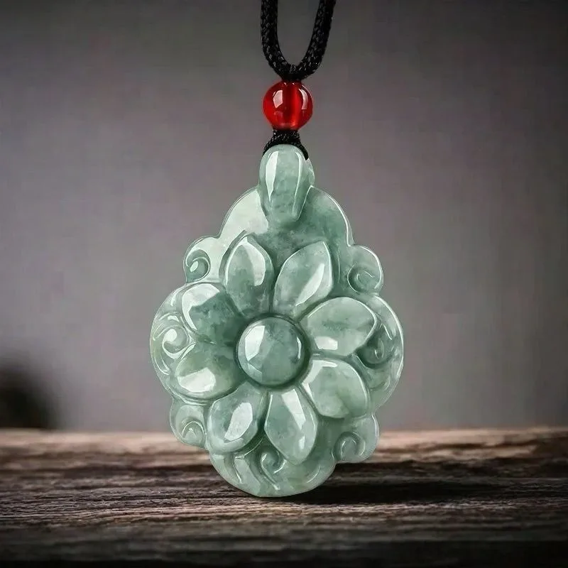 

New Jade Rose Pendant Pendant Necklace Sweater Mother's Day Gift