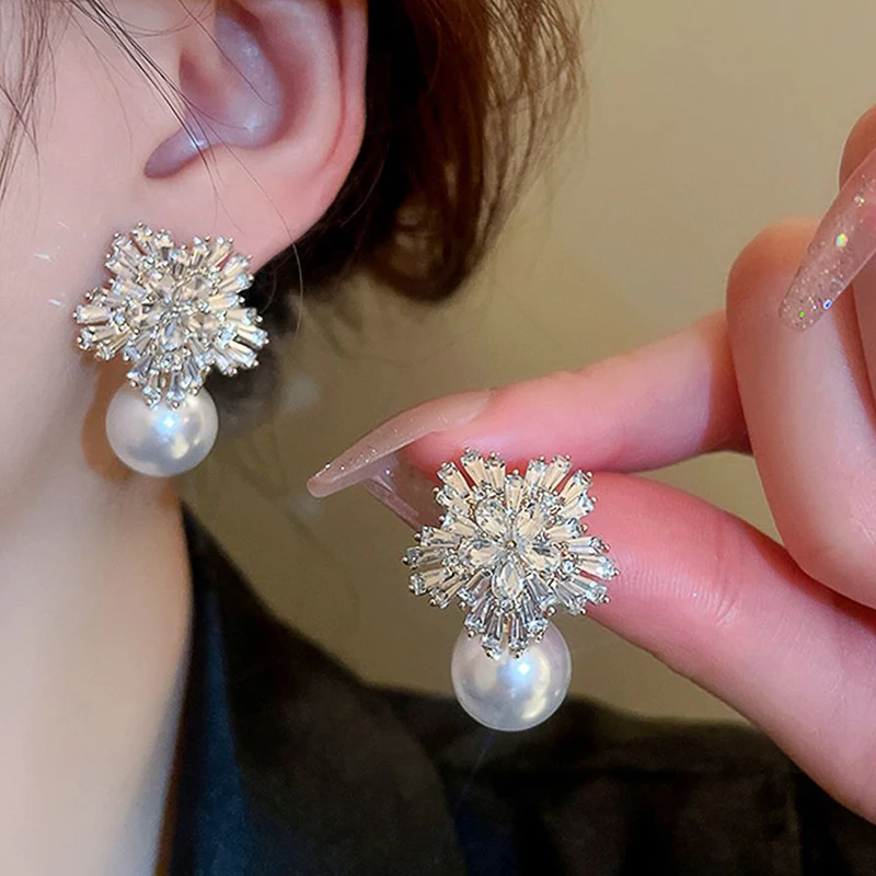 Huitan Flower Design imitacja perły kolczyki dla kobiet wspaniała cyrkonia spadek kolczyki estetyczne kobiece akcesoria biżuteria