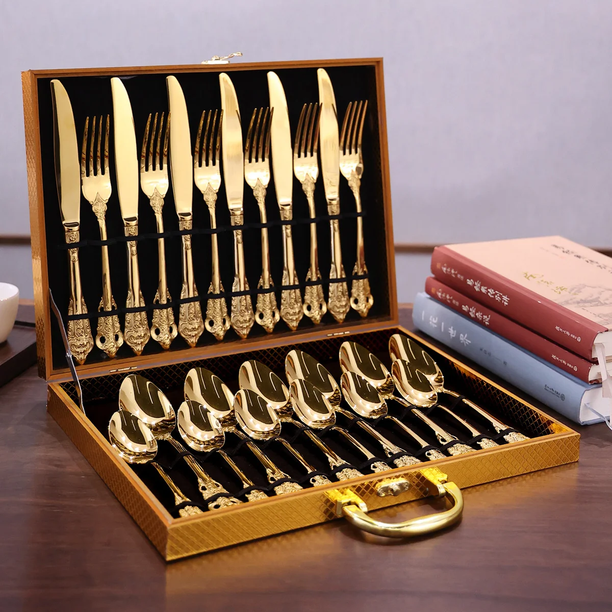 

24-Piece Gold Flatware Silverware Set Stainless Steel Steak Knife Fork Spoon Flatware Service For 6 With Gift Box Cutlery Set