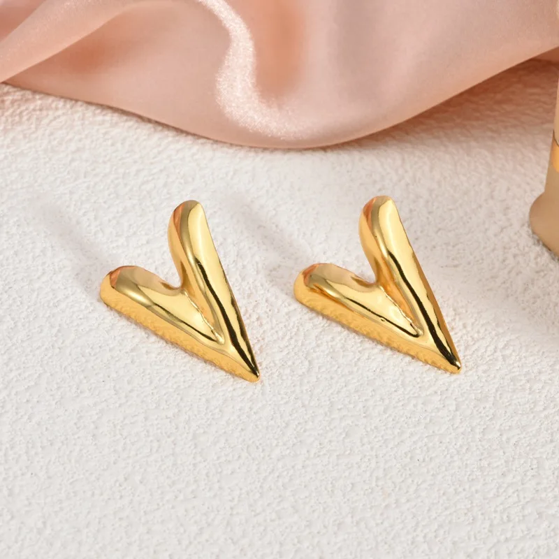 Gold Color Smooth Surface Love Heart Shaped Stud Earrings Women Minimalist Fashion Girl Wedding Bridal Jewelry