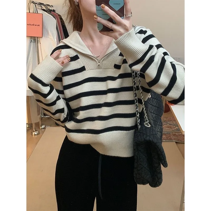 2025 Moda Mezza Cerniera Contrasto Maglione a righe Maglieria corta da donna Couverture Colletto Maglioni Lady Pullover Primavera Autunno