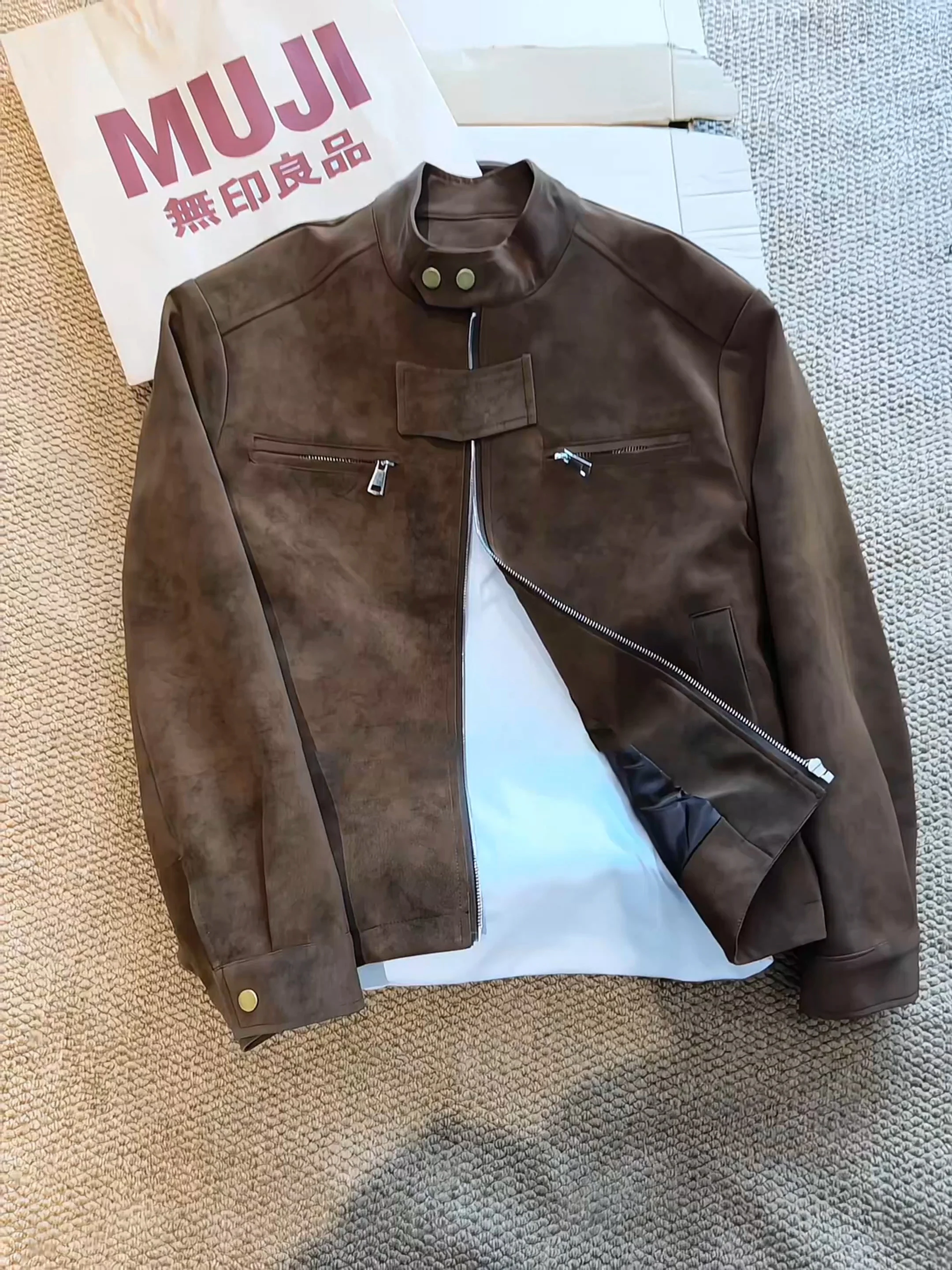 

Мужская зимняя утепленная куртка-бомбер из искусственной кожи с воротником-стойкой и хлопковым наполнителем, на молнии