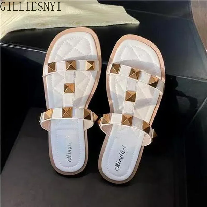 2024 sommer Flache Nieten Hausschuhe für Frauen Koreanische Mode Marke Design Sandalen Casual Outdoor frauen Schuhe