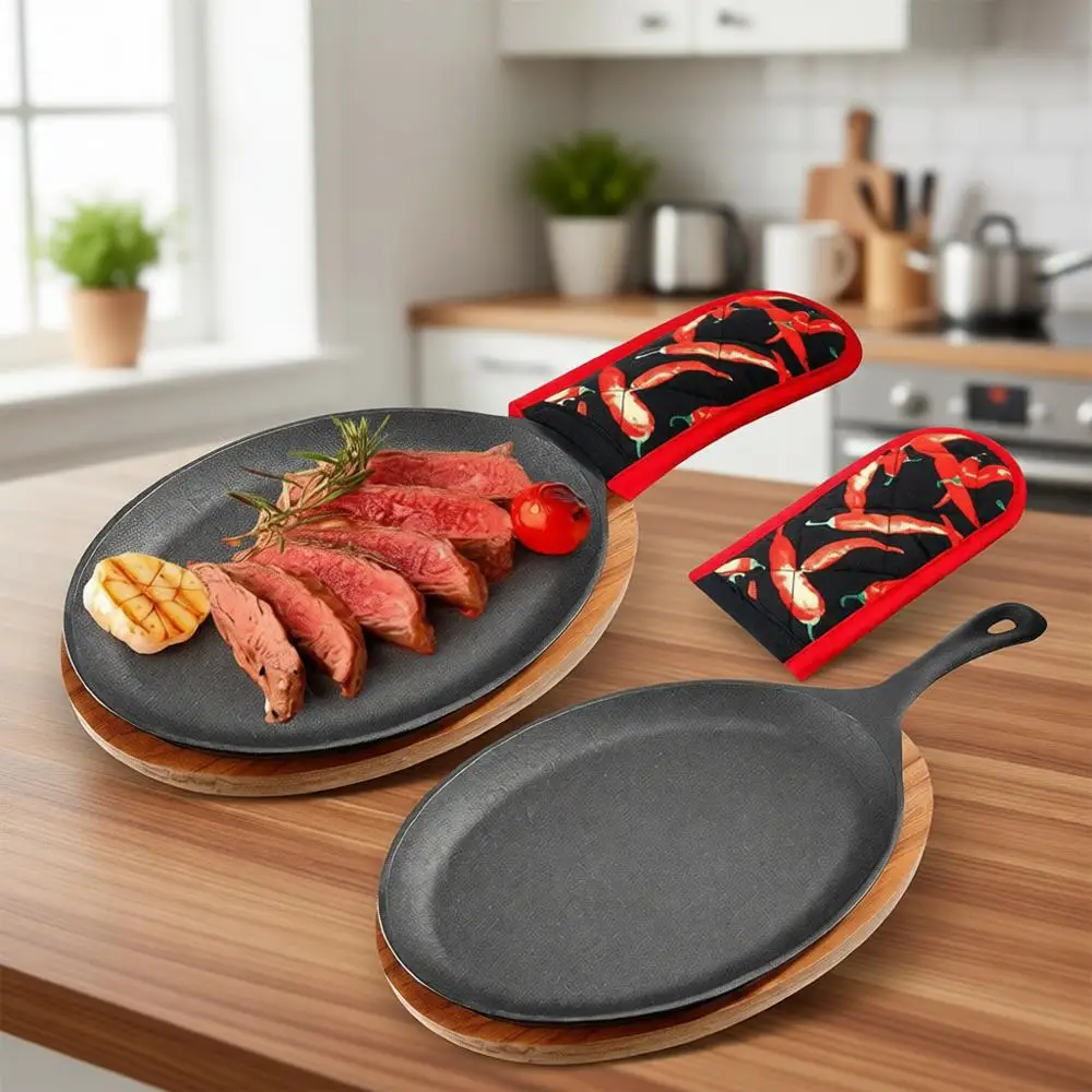 

Cast Iron Skillet Set with Wooden Tray for Anti-Scalding, Ideal for Kitchen, BBQ, and Catering