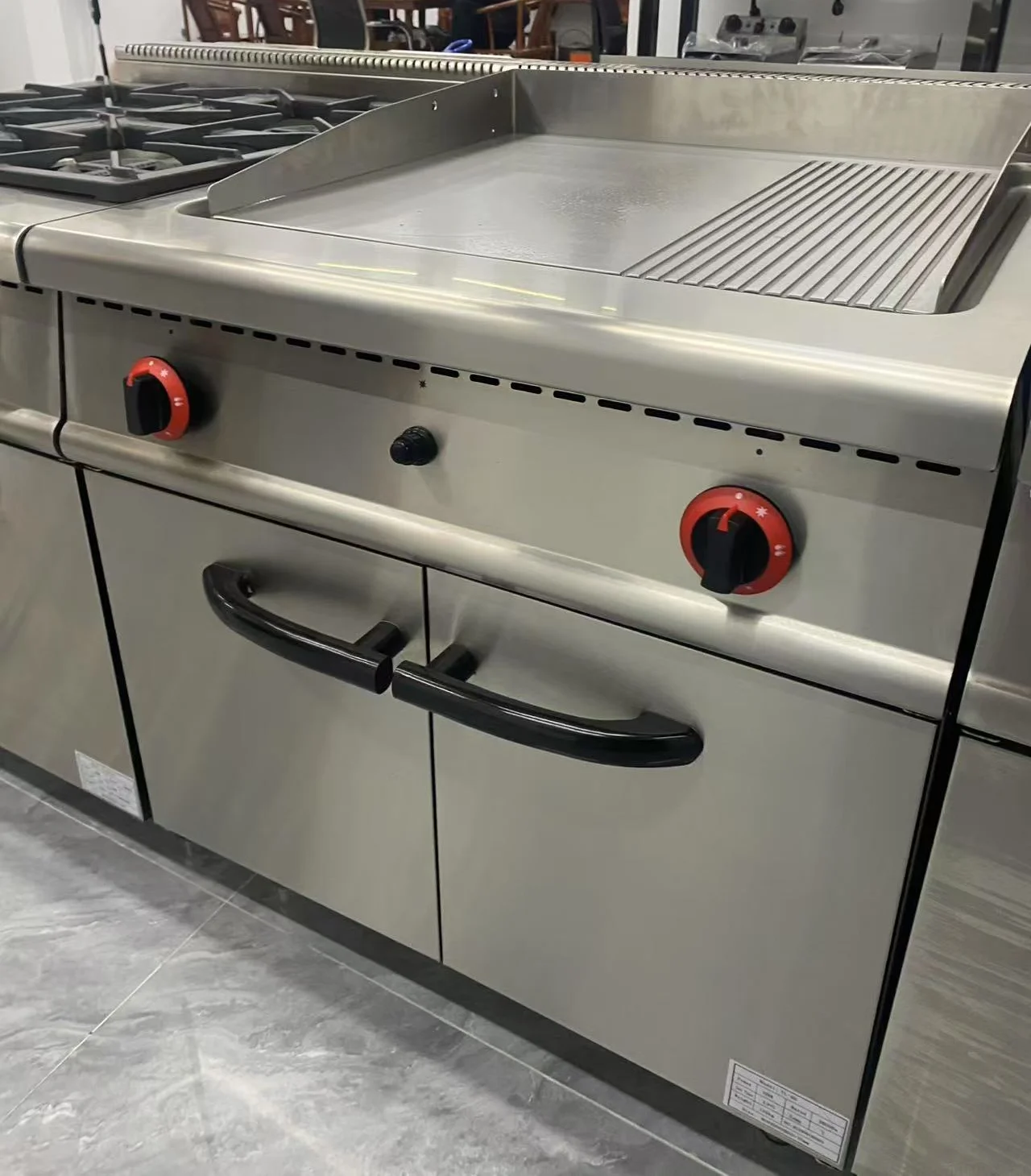 FreeStanding Stainless Steel Gas Griddle BBQ Grill With Cabinet Factory Direct Price For Hotel Kitchen