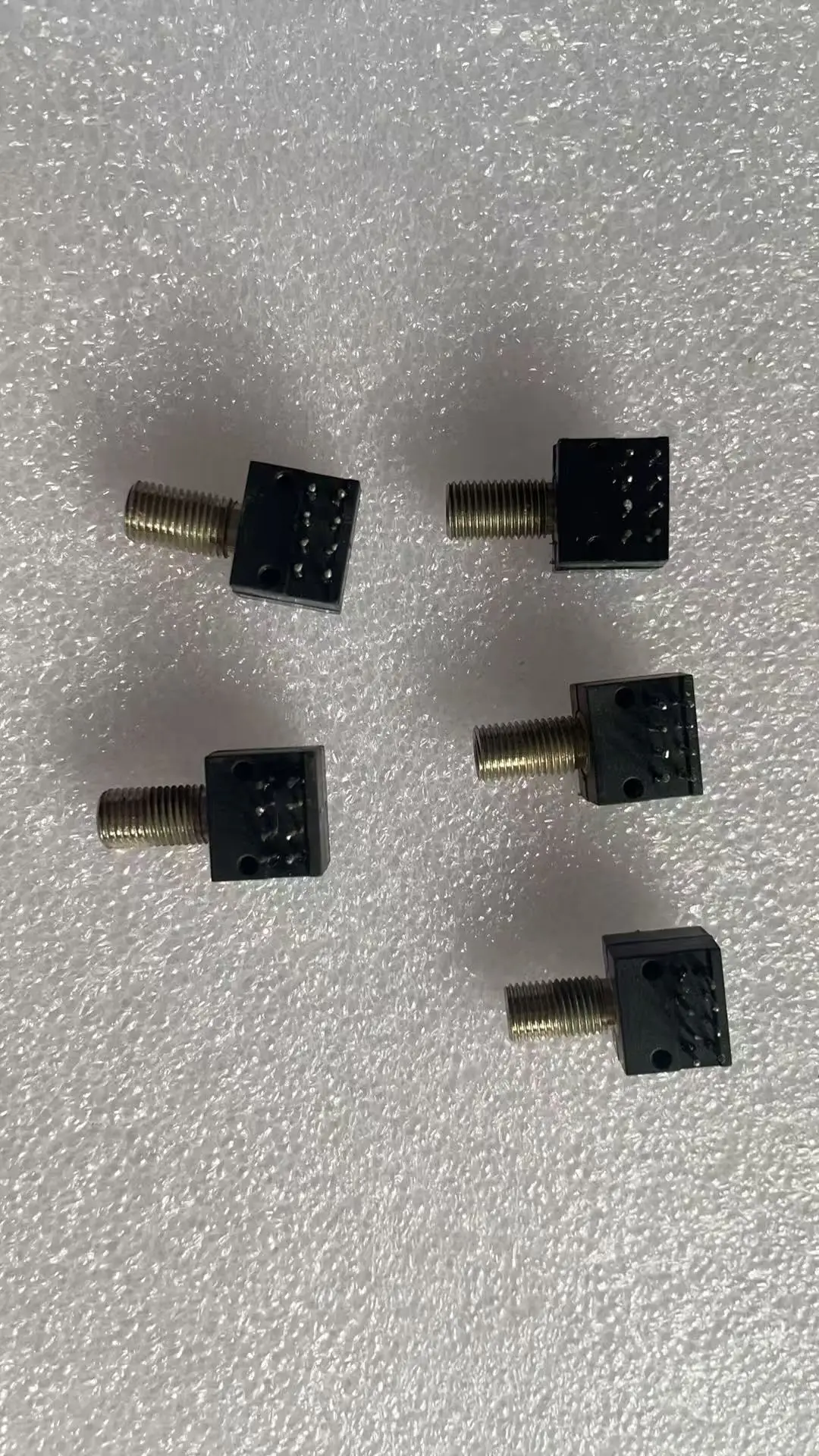 

HFD7000-202 There is 1 piece of this component in stock.