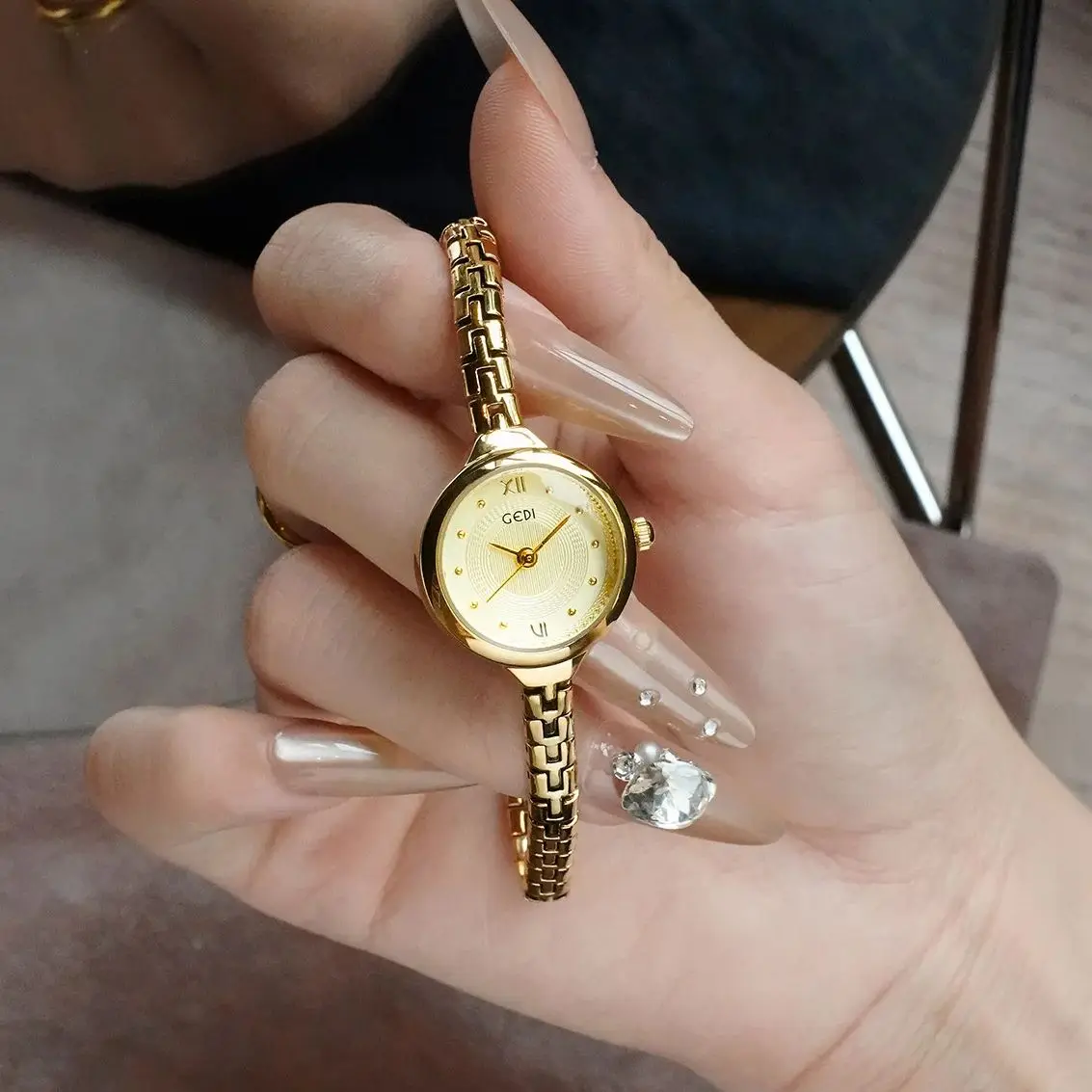 Women's Watch Light Luxury Niche Versatile Bracelet Exquisite Simple Waterproof Quartz Watch for Women Gift