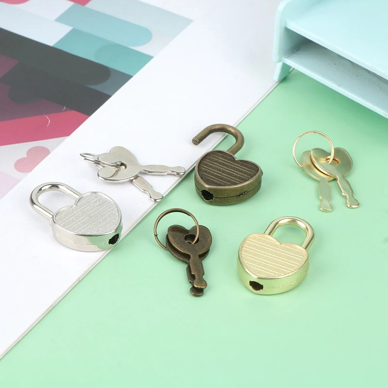 1Set Heart Shape Padlocks Mini Luggage Hardware Locks With Key Lock For Travel Wedding Jewelry Box Diary Book Suitcase