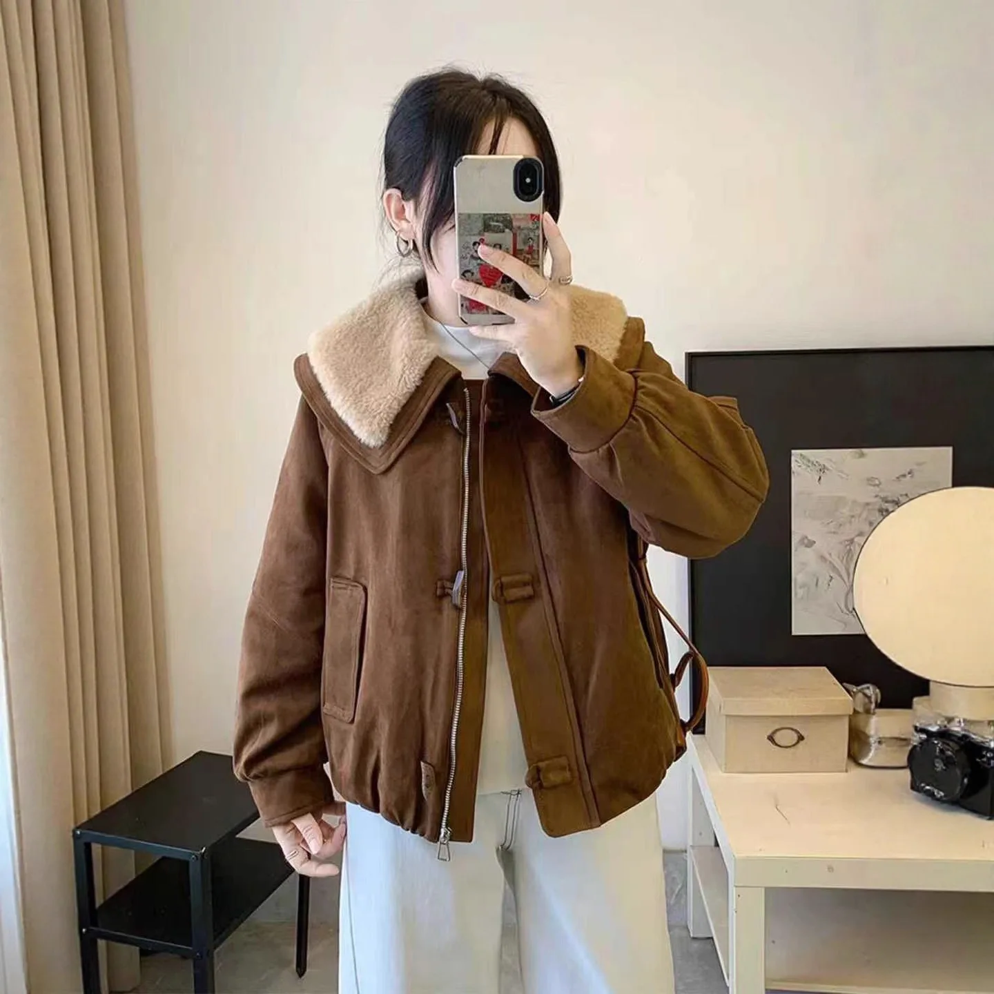 

Модная женская куртка с воротником из овечьей шерсти, утепленная хлопковой подкладкой, свободного кроя, из оленьей кожи, осенне-зимняя верхняя одежда