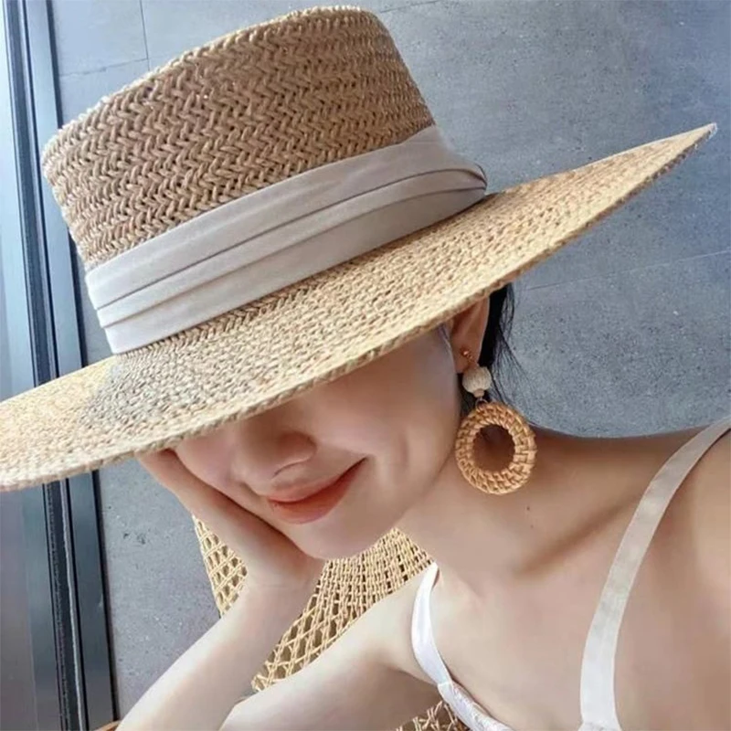 Straw bowler hat female sunshade sunscreen spring and summer seaside holiday England retro flat top straw hat fashionable