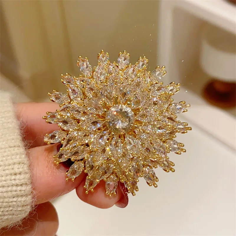 Luxury Brooches For Women Big Flower Gold Color White Zirconia Fashion Jewelry Elegant Gown Clothes Pin Accessories Party Gift