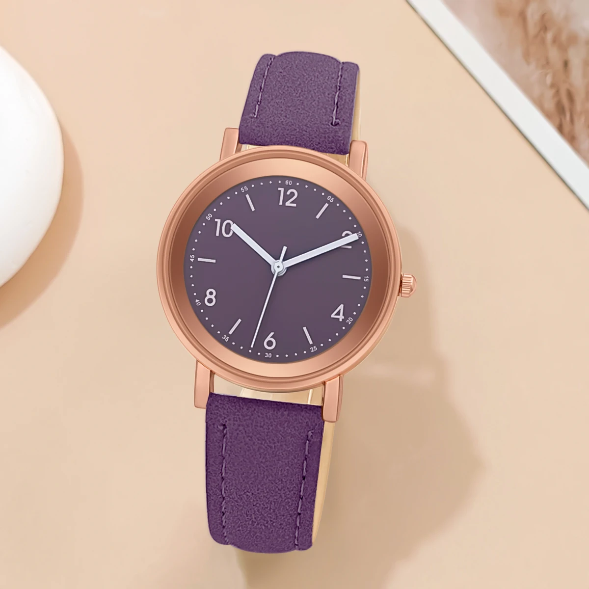 Popular and Fashionable Minimalist Women Frosted Quartz Watch with Luminous Dial