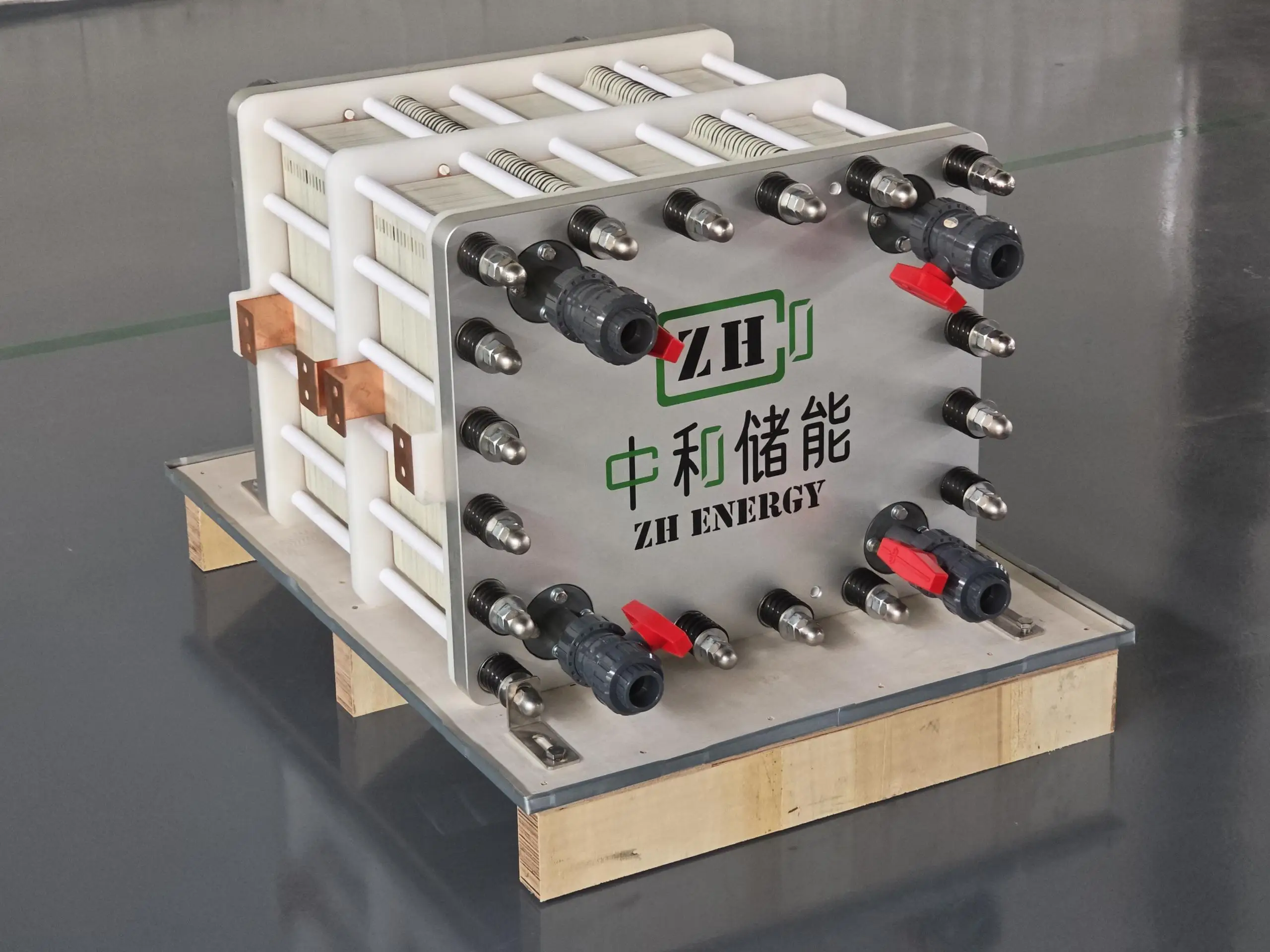 Vanadium Redox Flow Battery 32kW Stacks VRFB for Customized Long Time Energy Storage System With Hybrid Inverter
