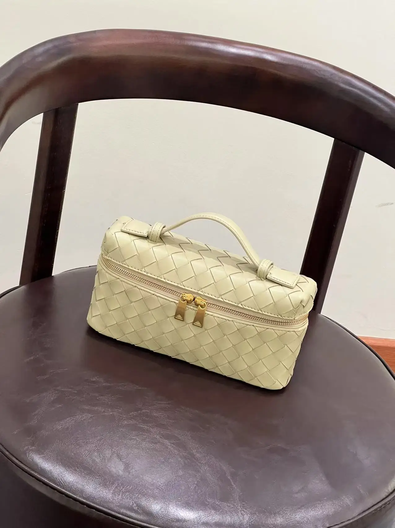 

2025 New Casual Versatile Sheepskin Box Bag Leather Premium Sense One Shoulder Crossbody Portable Small Square Bag Women