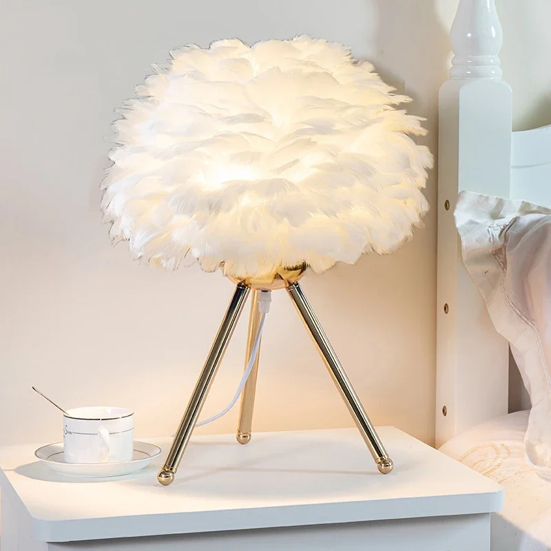 Decoration Hotel Luxury Nordic Table Lamp Feather Table Lamp Bedside Bedroom Home Desk
