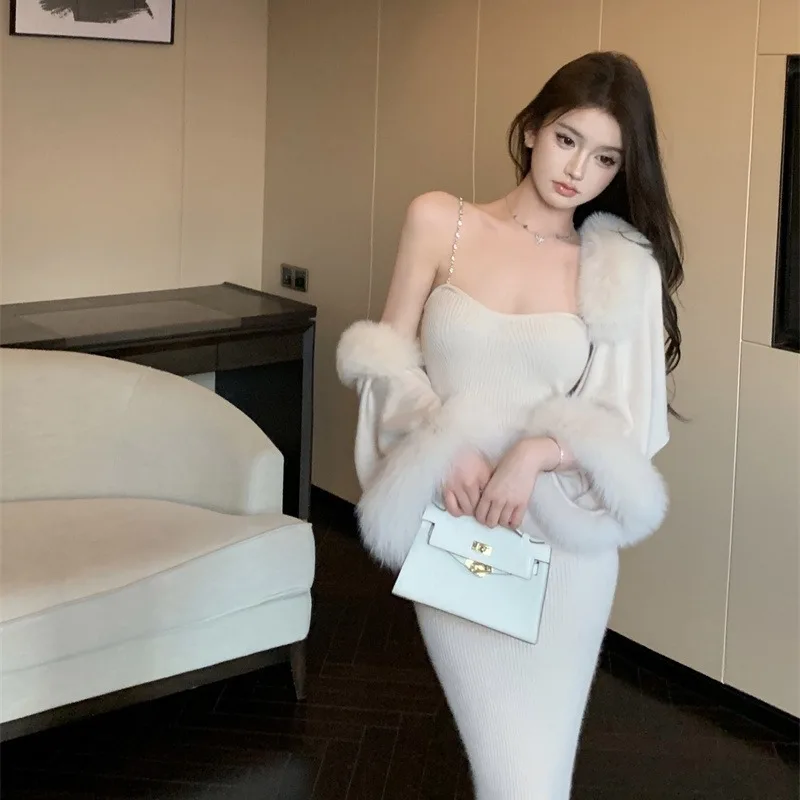 Sophisticated Outfit Luxurious Metallic Chain-Link Outfit Feathered Fur-Lined Spliced Outfit Silky Satin Slip Set Look