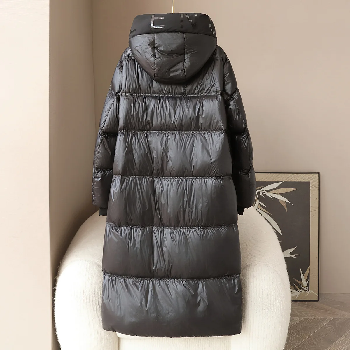 2024 Spring New Product Keep Warm 90 White Goose Down Long Hooded Coat for Women Popular Black Gold Down Coat