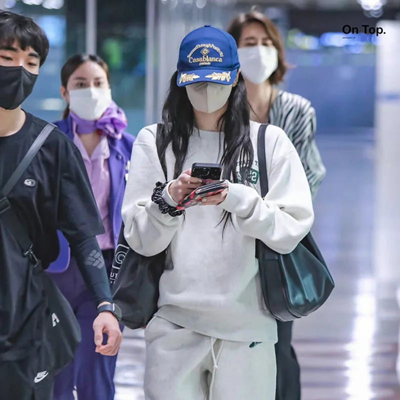 NewJeans Haerin LISA للجنسين المتضخم هوديي القطن كنزة صوف الشارع الشهير نمط جولة الرقبة قصيرة الأكمام تي شيرت مطبوع #2