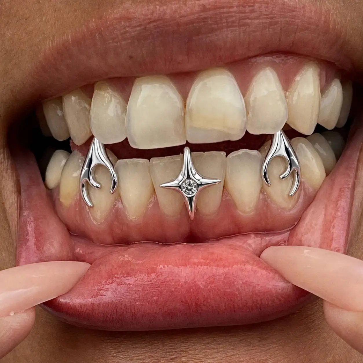TOPGRILLZ 3-teiliges Einzelzahn-Grillz-Set Stern CZ & Flammen-Vampirzahn Halloween Hip-Hop Zahnschmuck Y2K Schmuck für Männer und Frauen – Detail 3