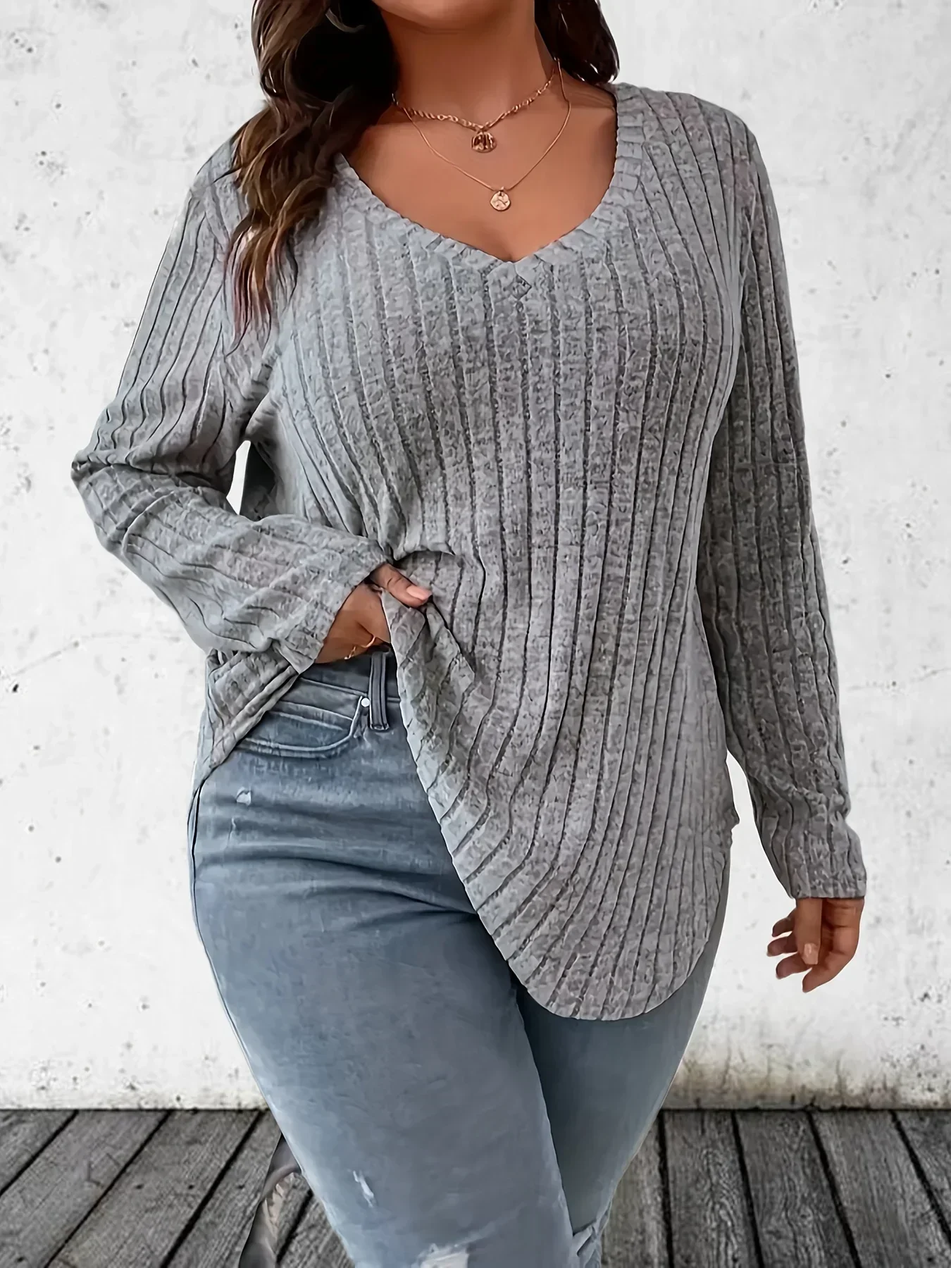 Damska koszulka na co dzień Plus Size 1XL-5XL Modna koszulka z długim rękawem i dekoltem w szpic Solidna prążkowana koszulka Damska odzież Plus Size