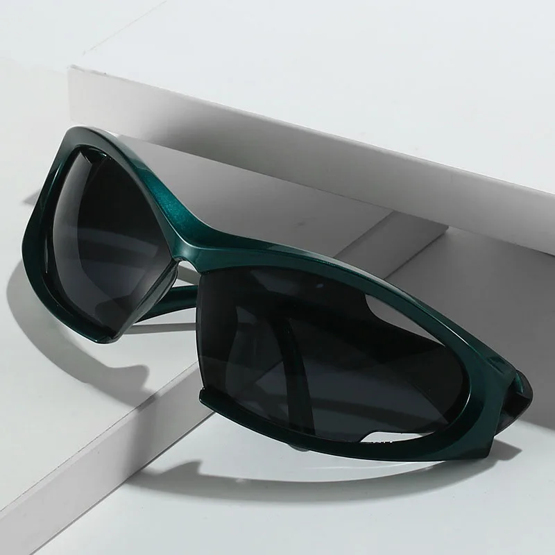 Punk Y2K Woman Sung… - image