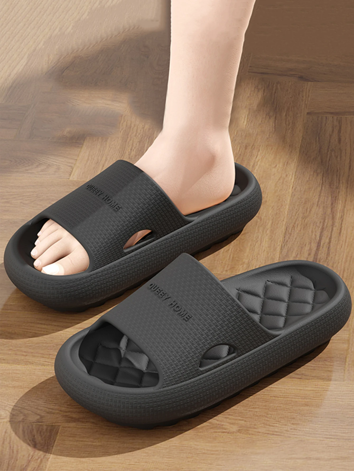 

Мужские тапочки, пляжная обувь, летние повседневные и удобные нескользящие тапочки, для уличной одежды, домашние крутые тапочки. Крытый дом