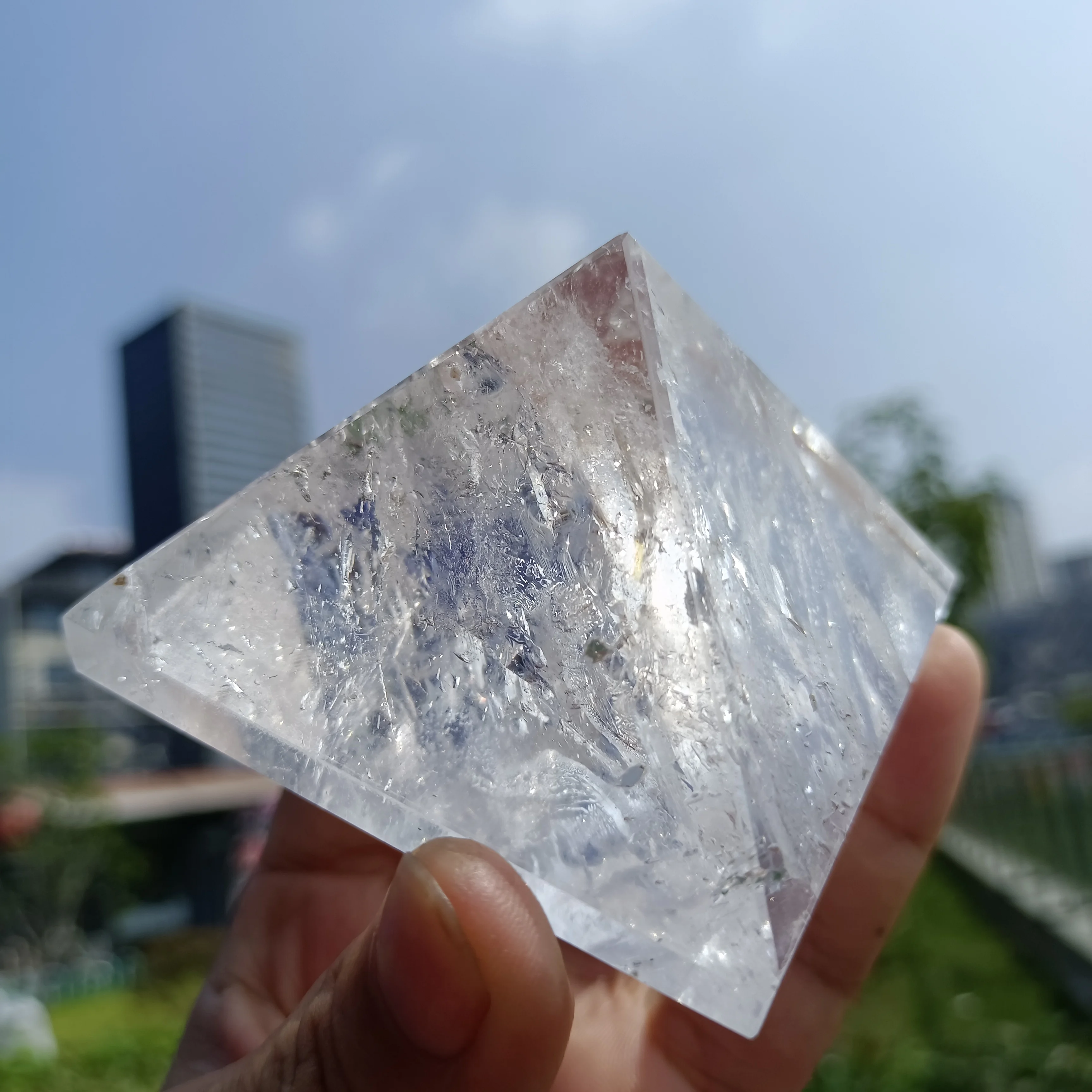 

Natural Clear Quartz Crystal Carving Pyramid, Chakra Treatment, Wealth, Home and Office Degaussing Decoration, Best