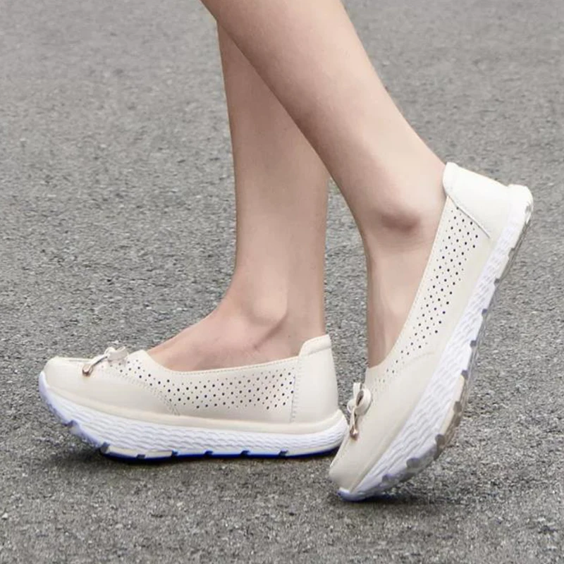 أحذية كعب سلبية للنساء مزدوجة الجبهة عالية الظهر منخفضة الحوض كعب مقلوب أحذية كعب سلبي أحذية من الجلد المشي إلى الخلف