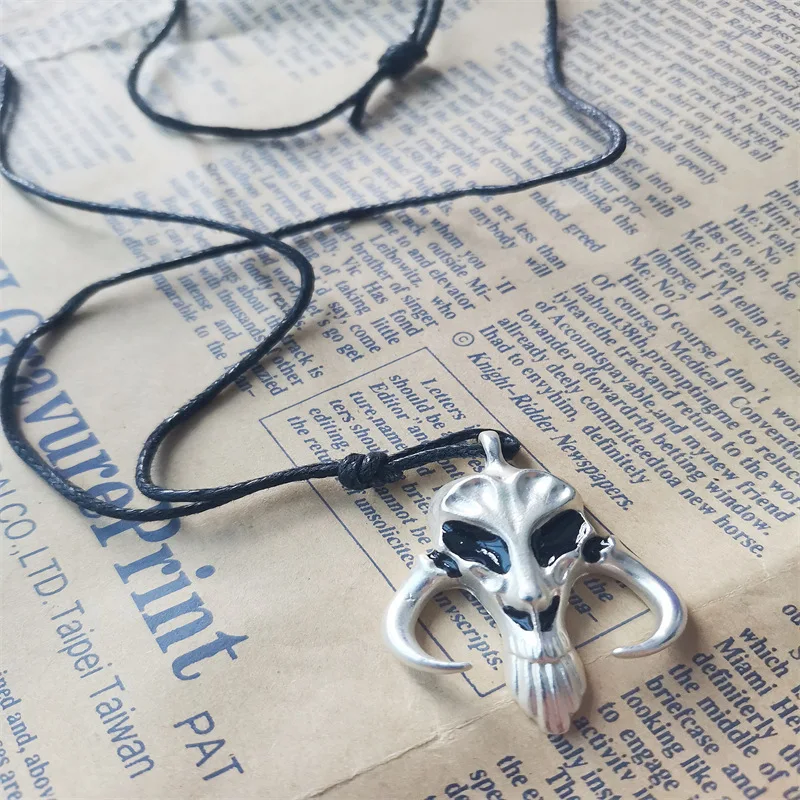 Retro Mandalorian Sheep Head Skull Pendant for Film and Television Accessories