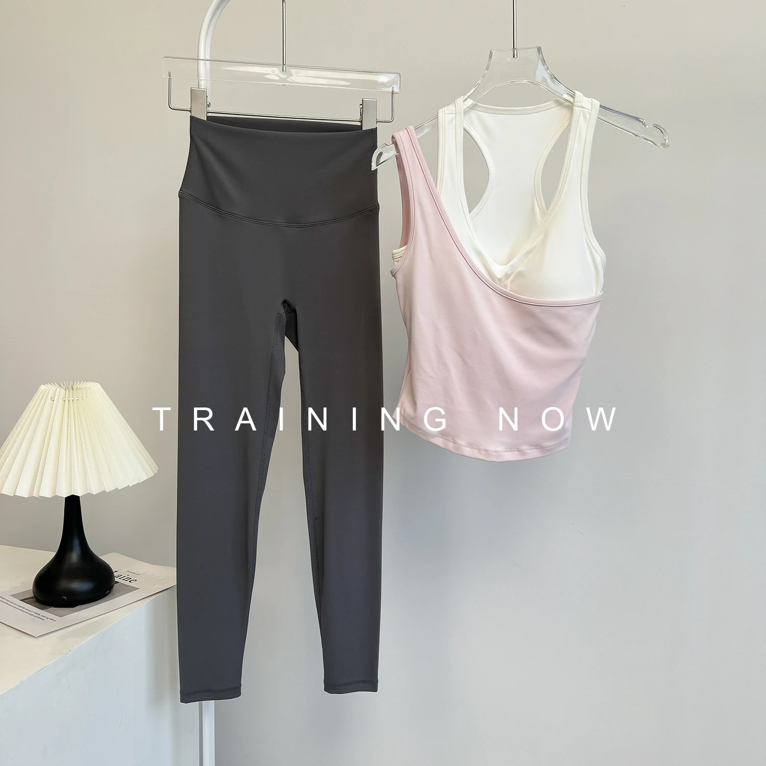 

Yoga suit women's summer high-value color-blocking sports vest 2025 new fitness training running speed drying clothes