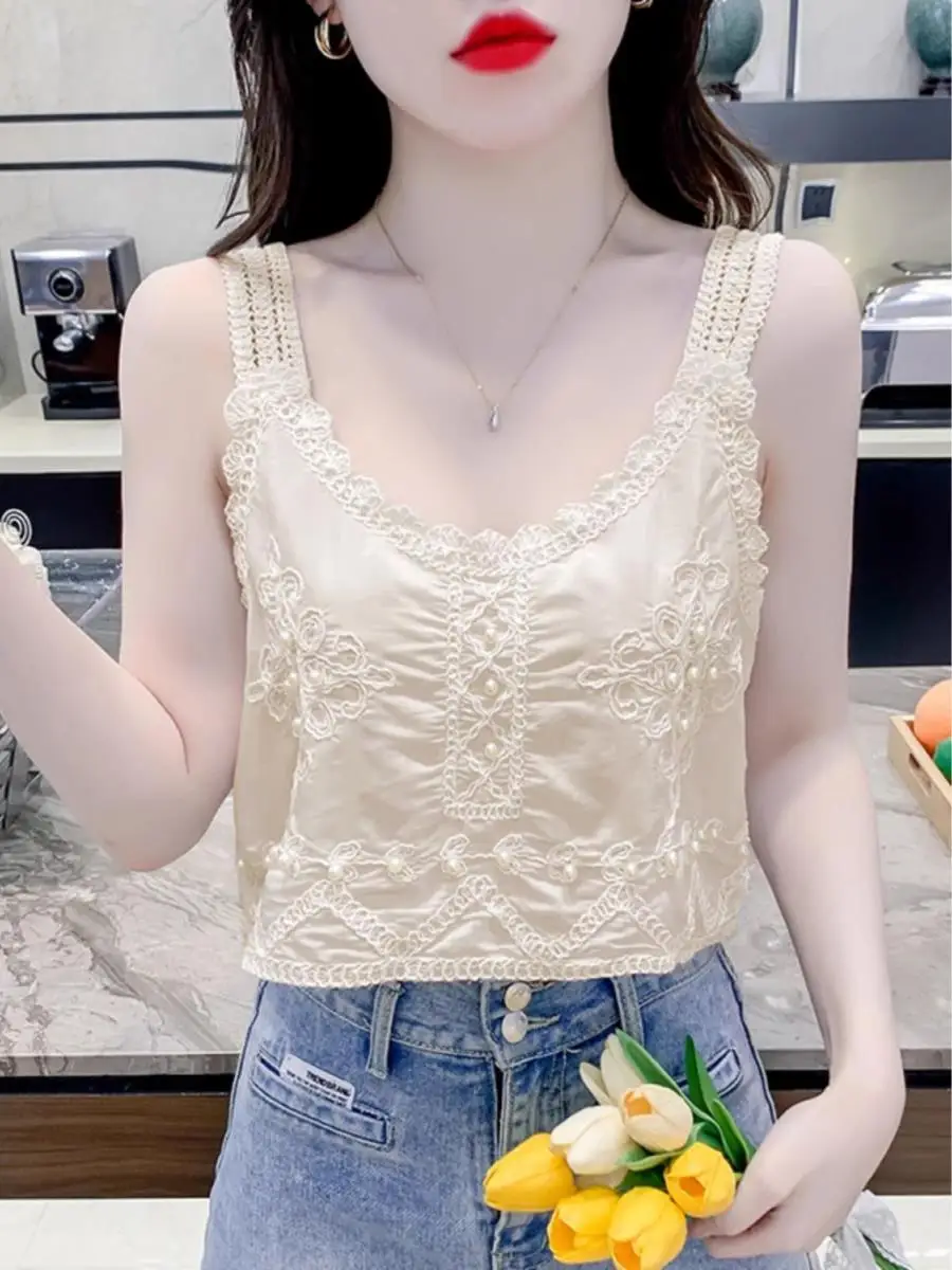 colete-curto-feminino-estilo-executivo-com-renda-e-gola-halter-nova-colecao-verao-2026-exclusivo-elegante-estilo-ousado