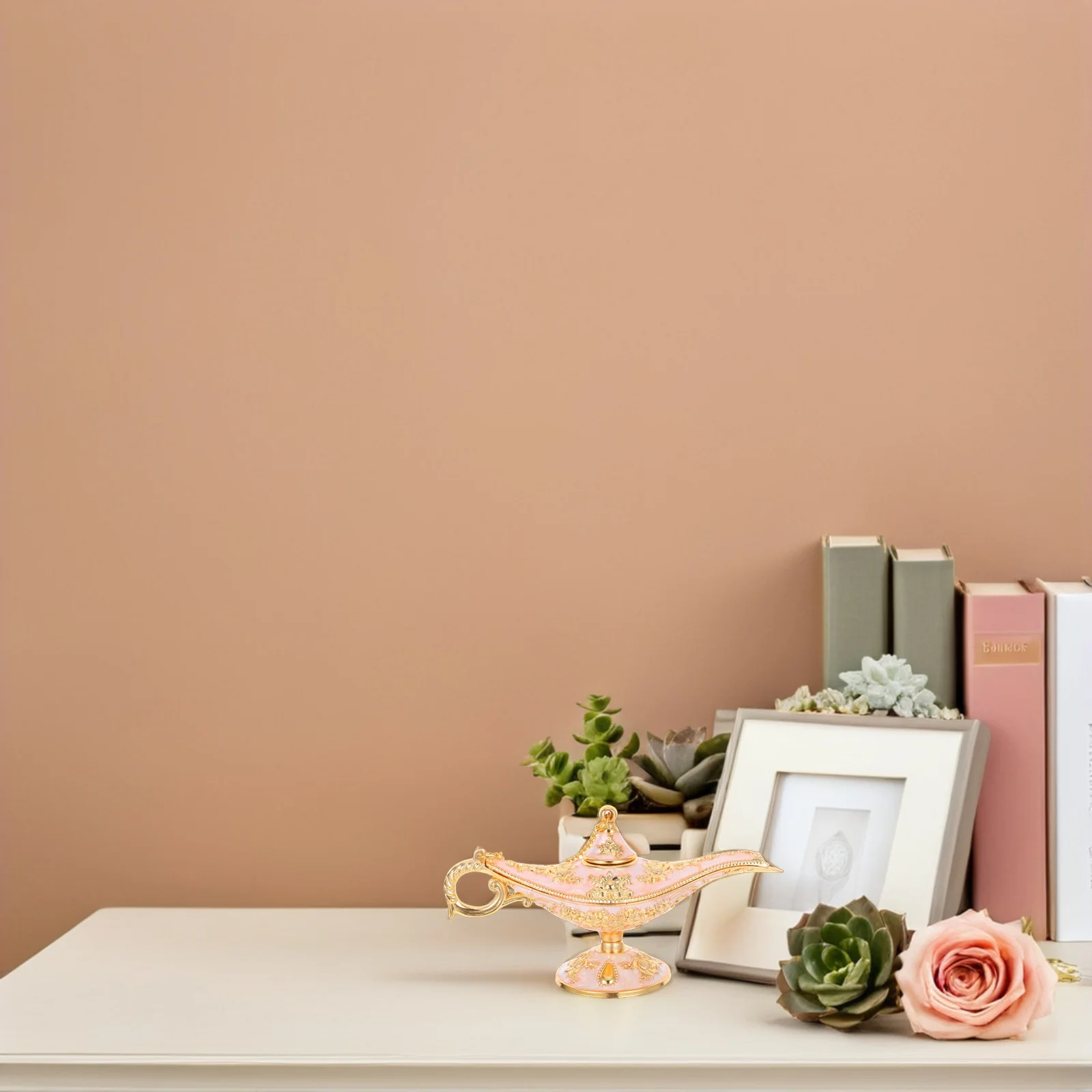 

Elegant European Vintage Lamp Ornament Retro Desktop Decoration Artistic Home Decor Creative Bedroom Living Room Party