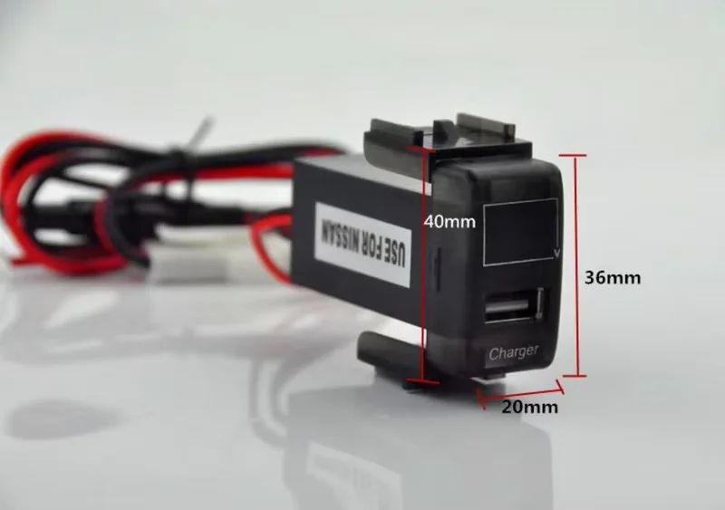 شاحن سيارة ABS 5 فولت 2.1A LED محول الضوء اكسسوارات USB واجهة المقبس لنيسان/قاشقاي/تيدا/X-trail/صني/NV200/Teana