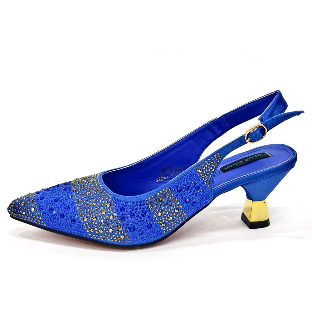 2024 Simple Exquisite Royal Blue High Heels Metallic Drill Chain Decoration Bucket Bag Fashion Banquet Shoes and Bag