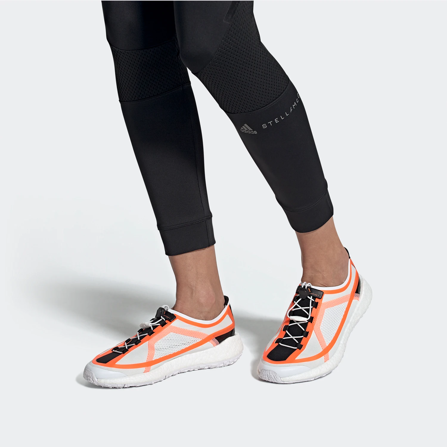 Sepatu olahraga kasual wanita baru asli Adidas yang nyaman, ringan, dan tahan aus untuk latihan EF2150