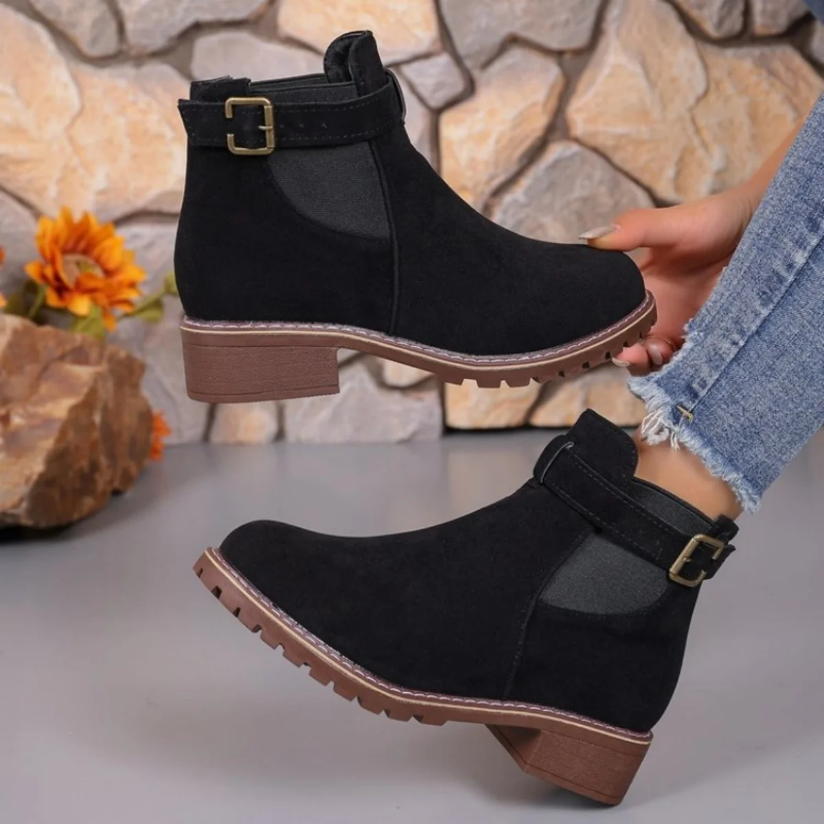 

The new autumn and winter fashion trend of large-sized sleeve casual ankle boots in 2025